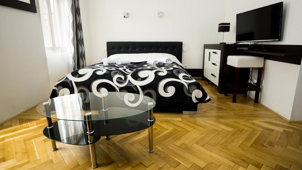 Black & White Apartment Prague By Wenceslas Square And Muzeum Exteriör bild