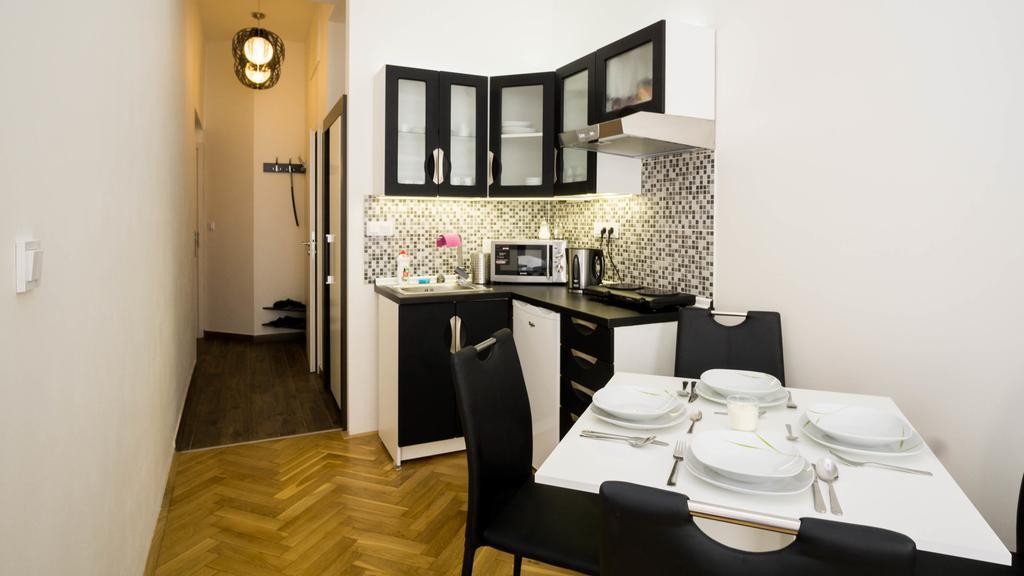 Black & White Apartment Prague By Wenceslas Square And Muzeum Exteriör bild